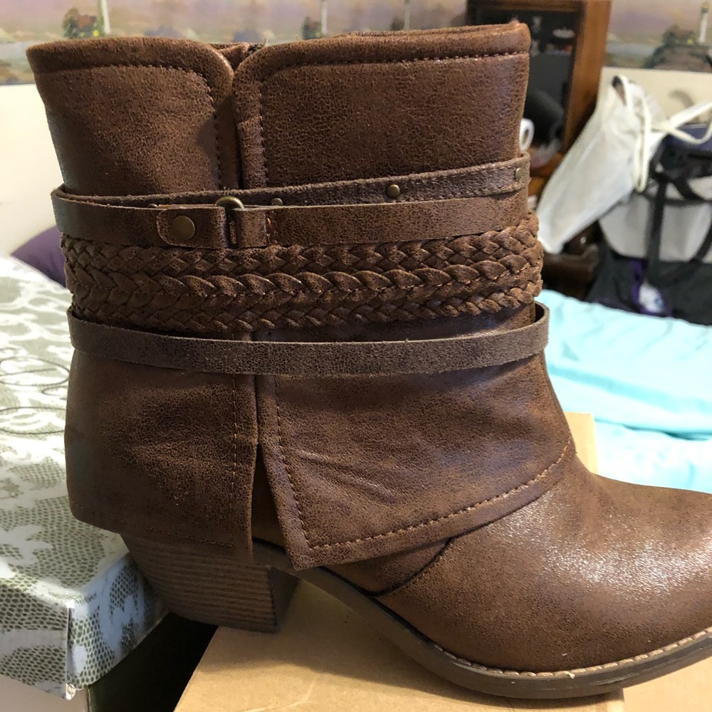 Leather ankle boots